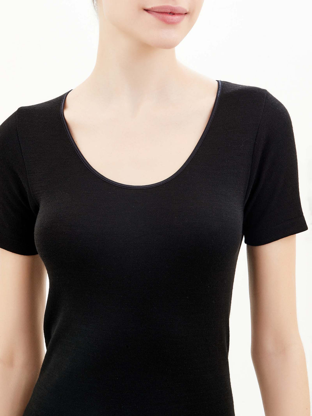 Maglia donna a maniche corte marca Ragno serie Sintonia con bordo raso in lana e cotone - immagine 5