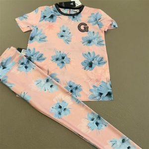 guess completo maglietta e leggings