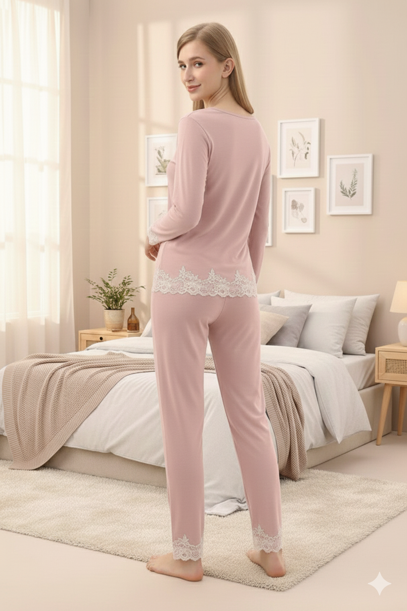 Pigiama donna Elegance in Viscosa Naturale con inserti di pizzo bianco – Rosa Cipria. - immagine 4
