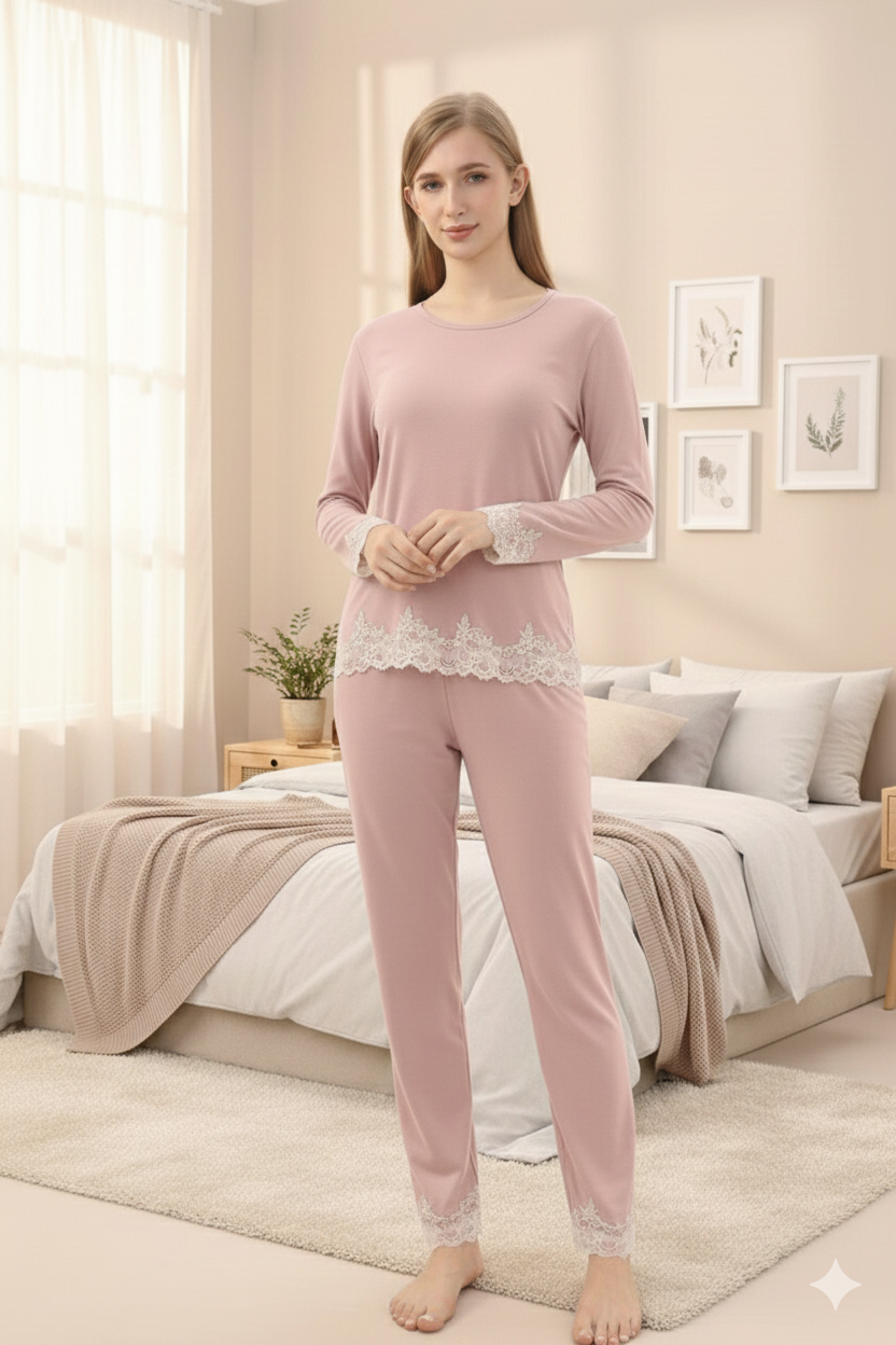 Pigiama donna Elegance in Viscosa Naturale con inserti di pizzo bianco – Rosa Cipria. - immagine 3