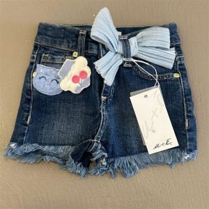 miss grant shorts baby in jeans