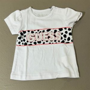 guess t-shirt bianca con chiazze nere