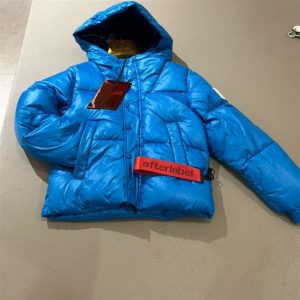 after label giubbotto azzurro