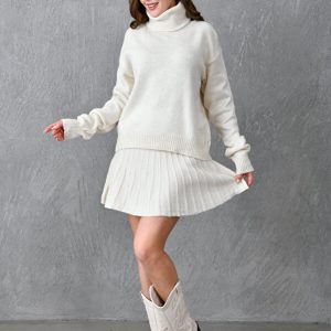 Completo maglia dolcevita con gonna modello Milano colore bianco panna