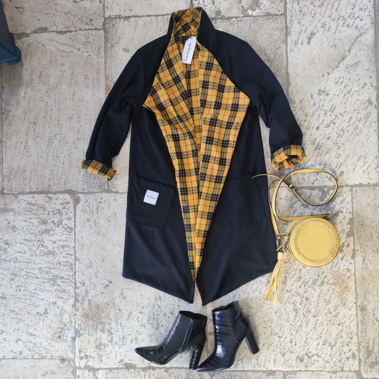 Cappotto comodo fluido reversibile in lana giallo - nero - immagine 5