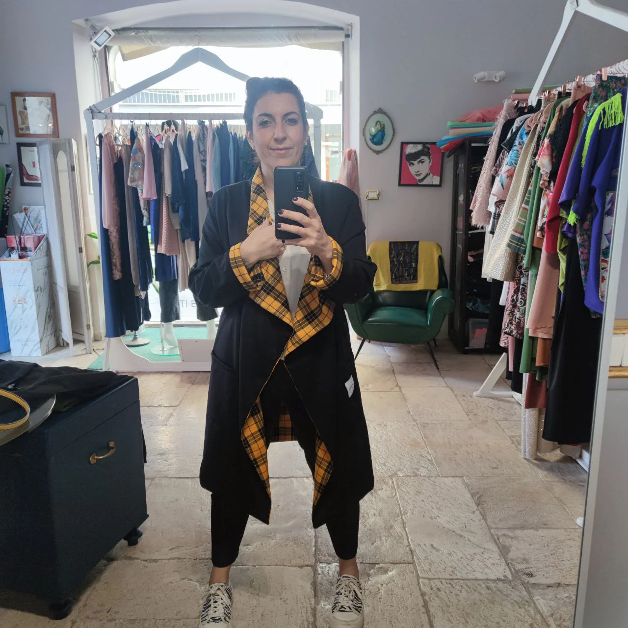 Cappotto comodo fluido reversibile in lana giallo - nero - immagine 6