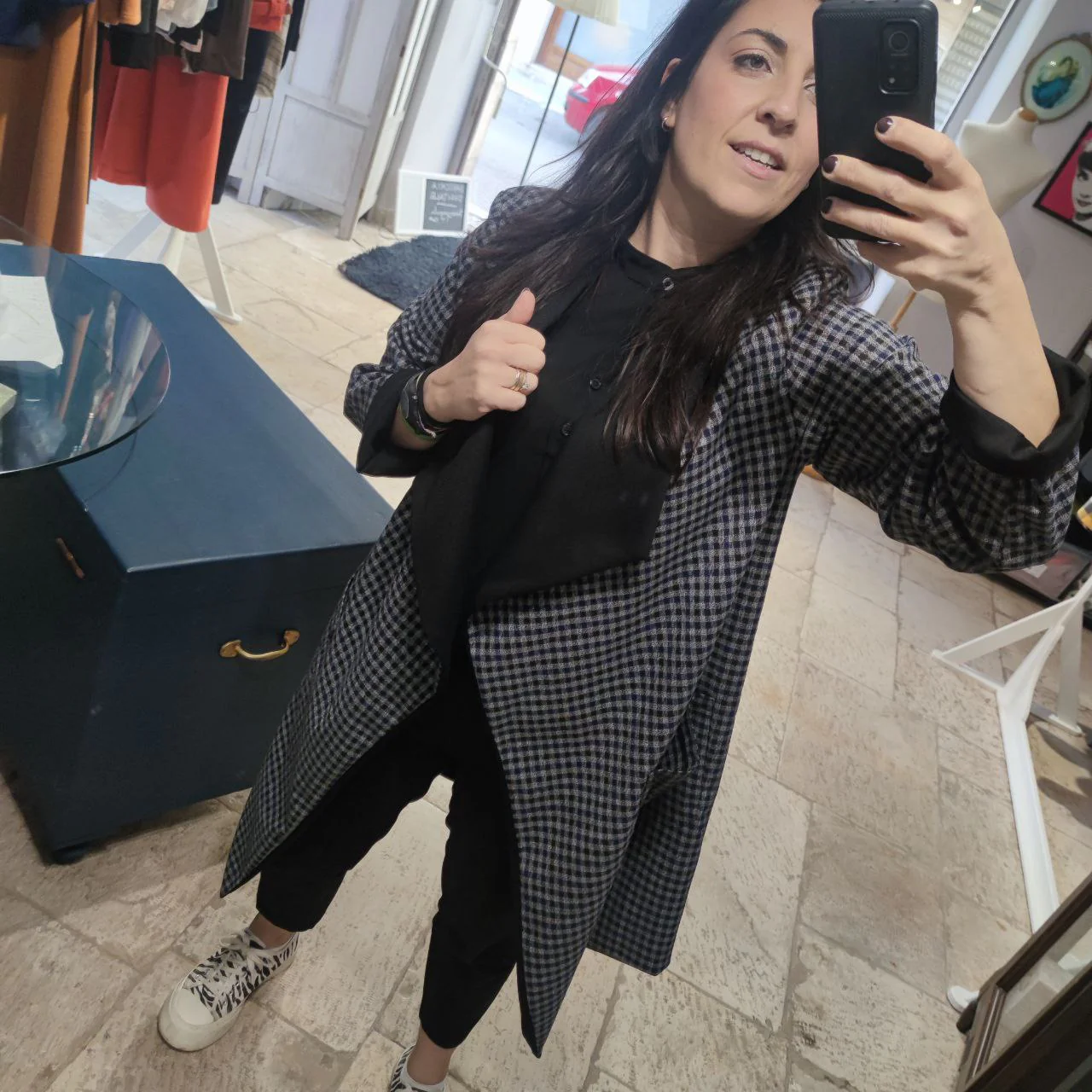 Cappotto comodo fluido reversibile in lana nero - blu - grigio - immagine 3