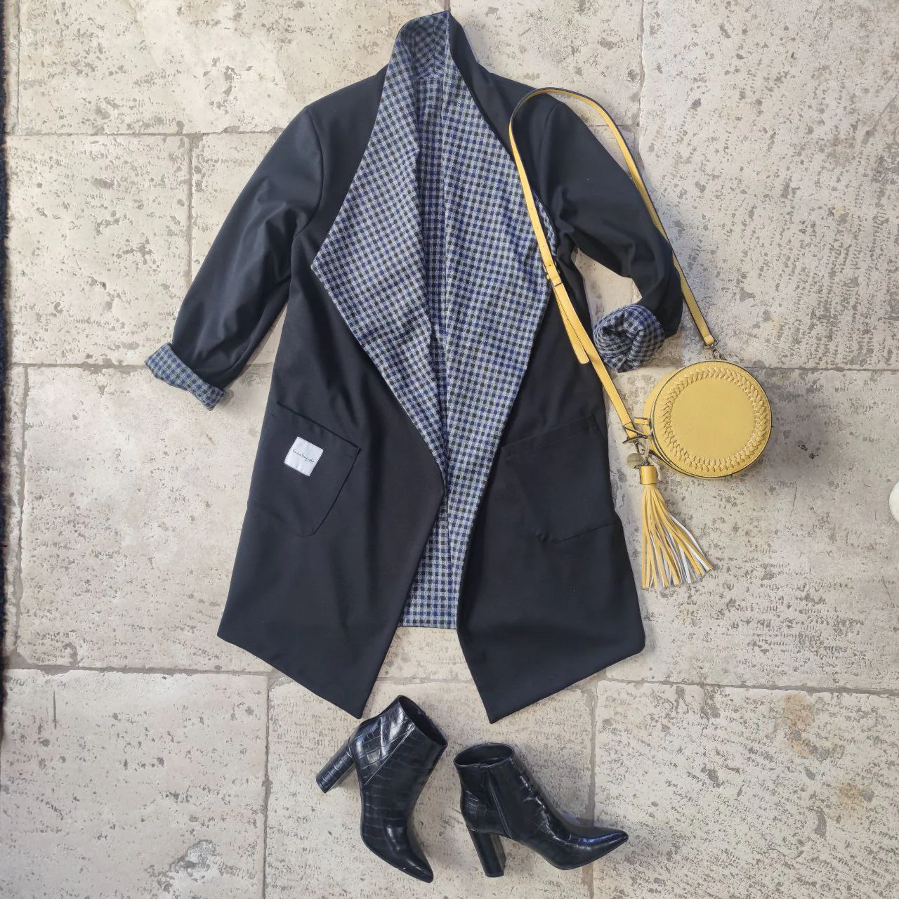 Cappotto comodo fluido reversibile in lana nero - blu - grigio - immagine 4