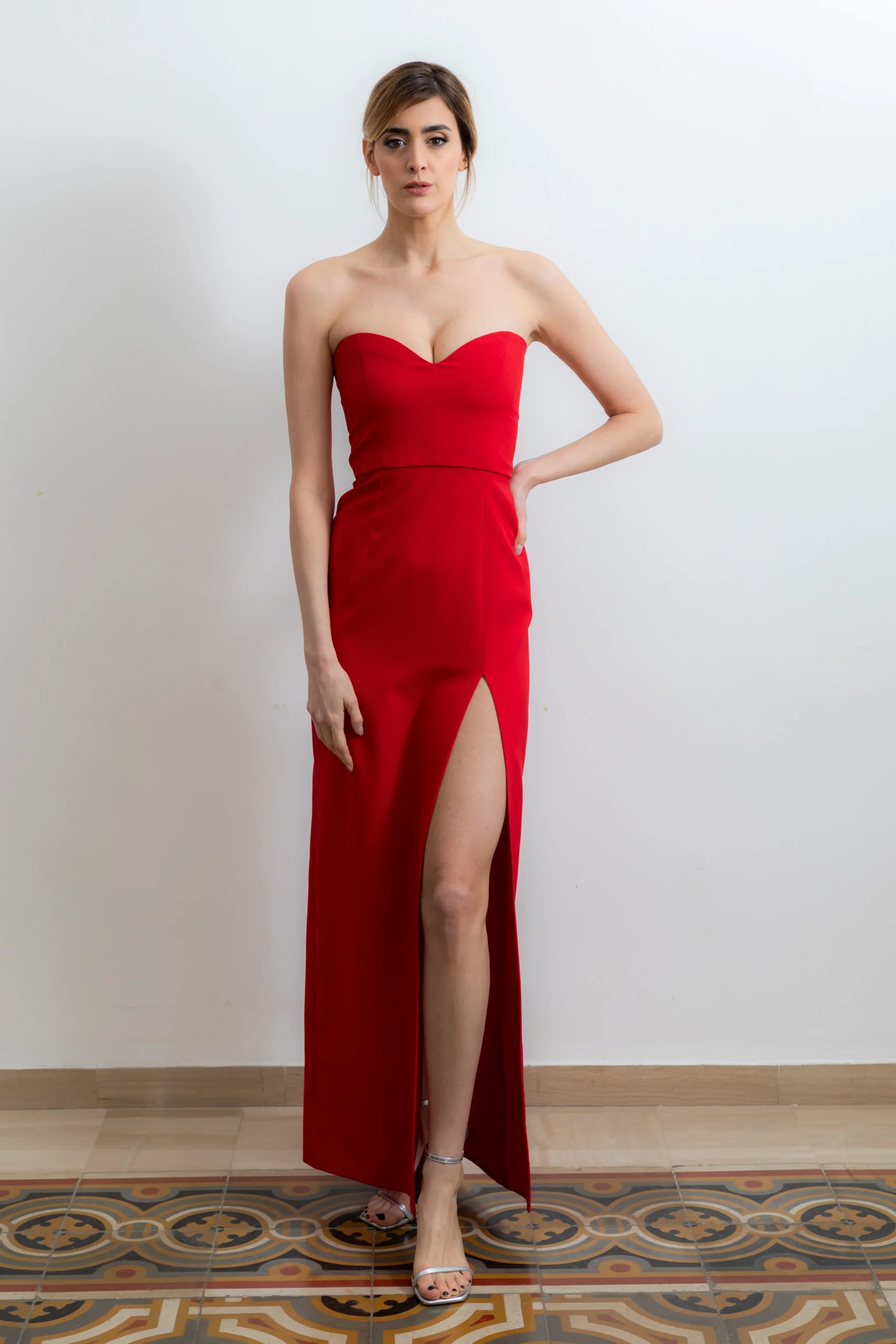 Abito Red Carpet Tubino Lungo rosso scollo a cuore e spacco davanti