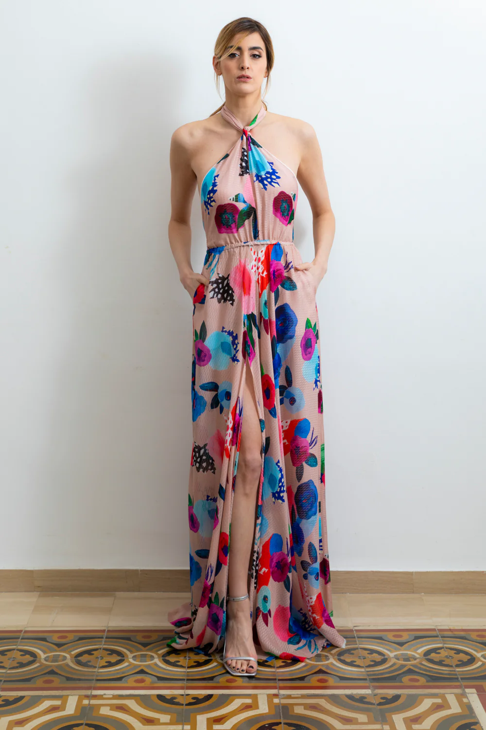 Abito Red Carpet Lungo con scollatura ad incrocio fantasia rosa - immagine 3