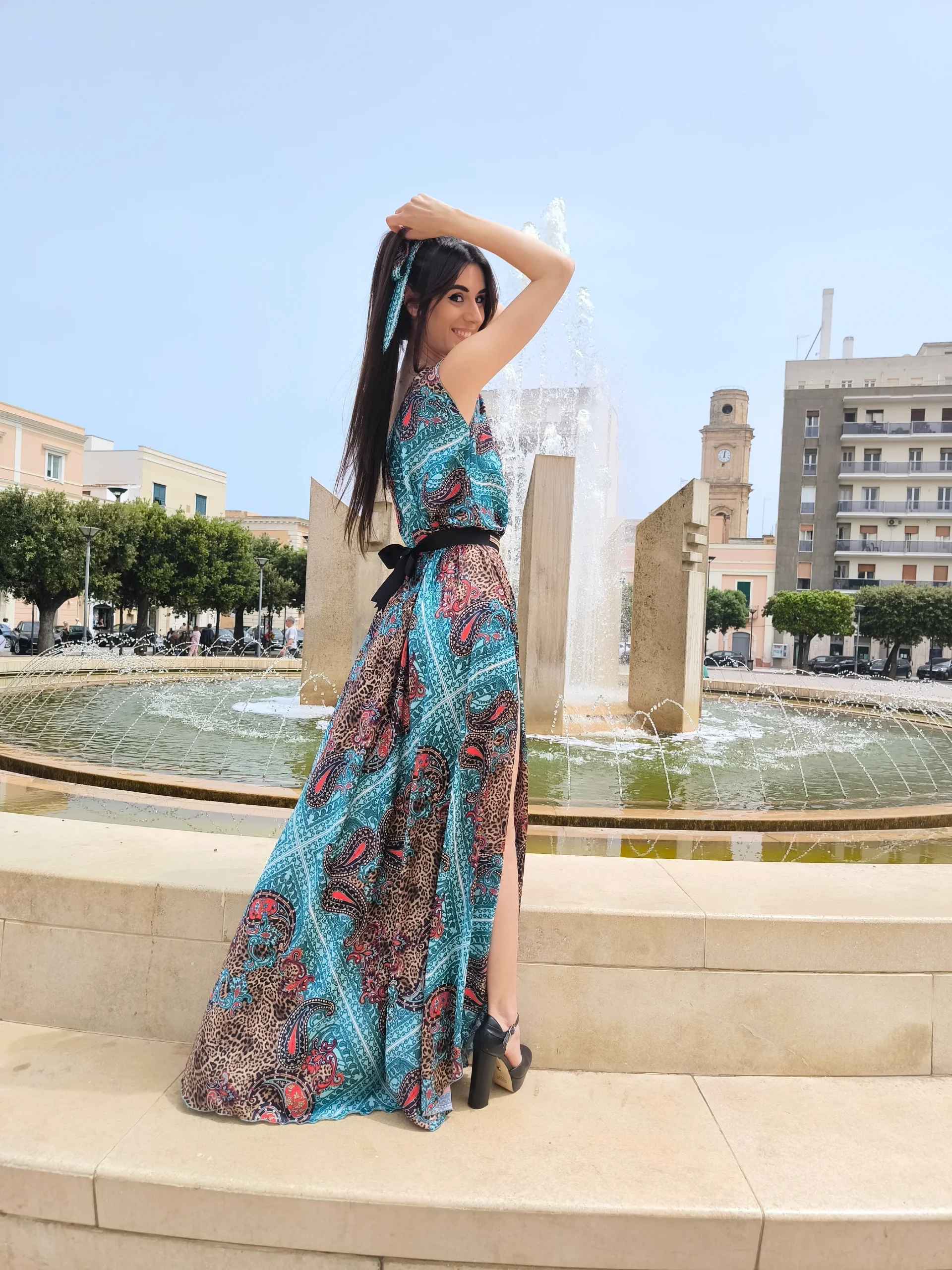 Abito Red Carpet Monospalla Lungo in satin con spacco laterale fantasia animalier - immagine 3