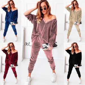 Tuta donna made in Italy in morbidissima ciniglia a scollo a V