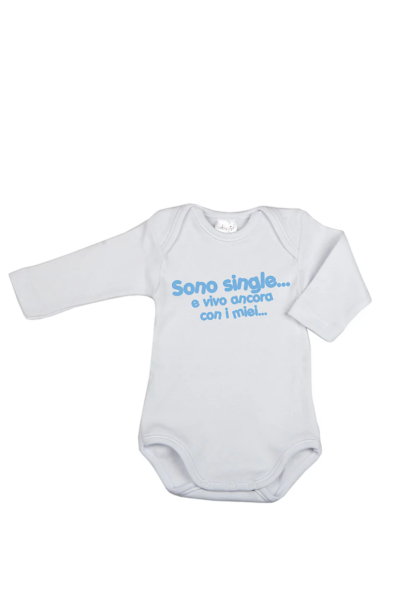 Body manica lunga con stampa "Sono single... e vivo ancora con i miei..." - immagine 2
