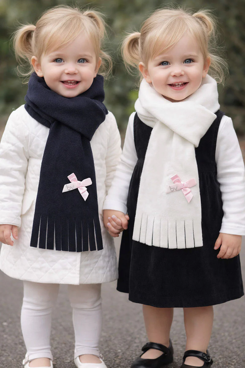 Sciarpa bimba con frange e fiocco rosa e strass - immagine 2