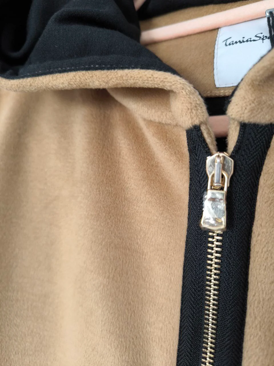 Cappotto chachemire con cappuccio bicolore nero - cammello - immagine 4