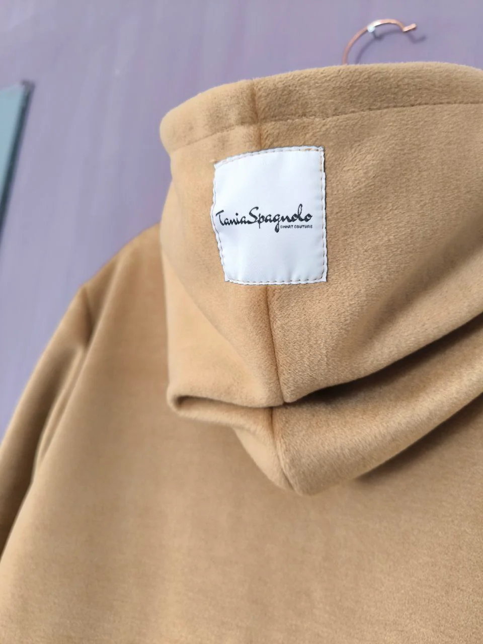 Cappotto chachemire con cappuccio bicolore nero - cammello - immagine 5