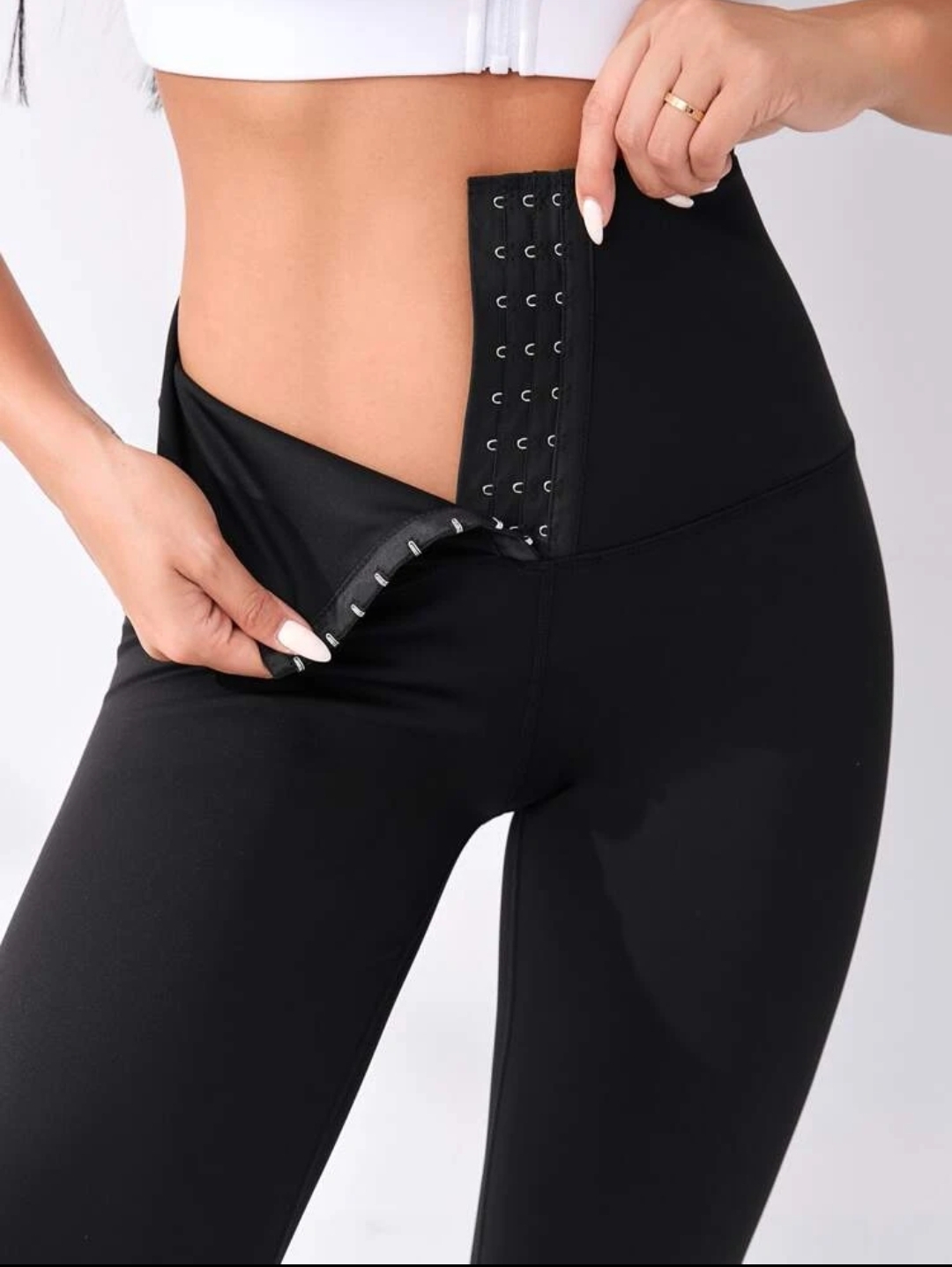 Leggins a vita alta con doppio effetto : contenitivo e push up - immagine 3
