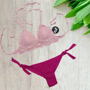 Bikini a triangolo rosa Barbie ricamato stile cropped con brasiliano taglia 42/M