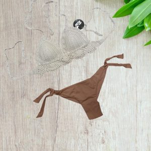 Bikini a triangolo colore bronzo ricamato stile cropped con brasiliano taglia 42/M