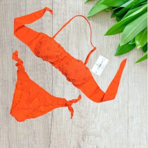 Bikini a fascia con pizzo San Gallo colore arancio taglia 42/M