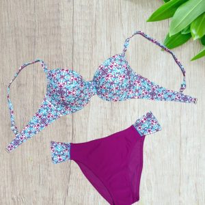 Bikini a balconcino in fantasia maioliche vietresi in colore magenta e celeste taglia 48/XXL