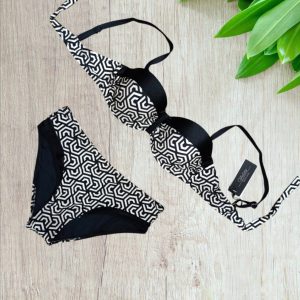 Bikini a balconcino fantasia geometrica in colore bianco e nero taglia 44/L