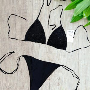 Bikini a triangolo con inserti di strass sulle coppe in colore nero taglia 46/XL
