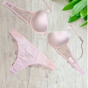Completino intimo marca Lormar con reggiseno push up in colore rosa lucido solo taglia 4