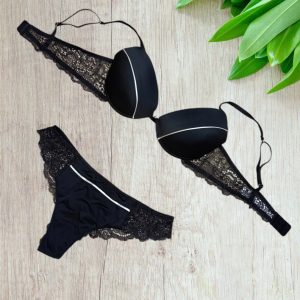 Completino intimo marca Lormar con reggiseno push up in colore nero solo taglia 4