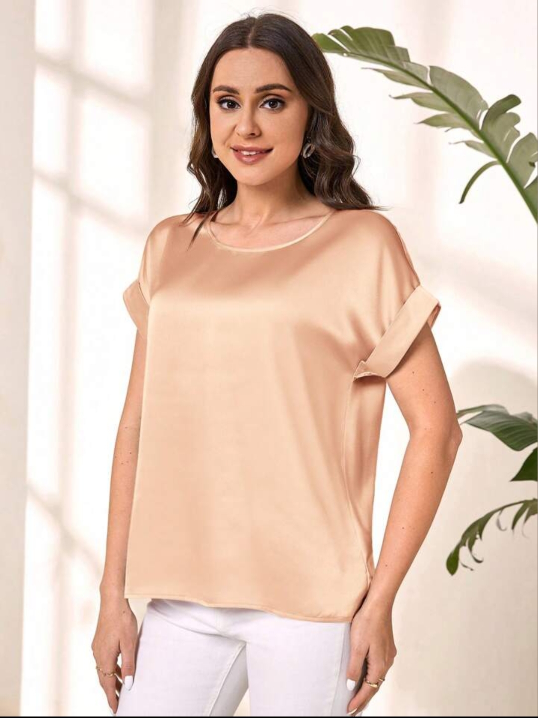 Maglia/Sottogiacca a mezza manica in morbido raso colore beige scuro - immagine 3