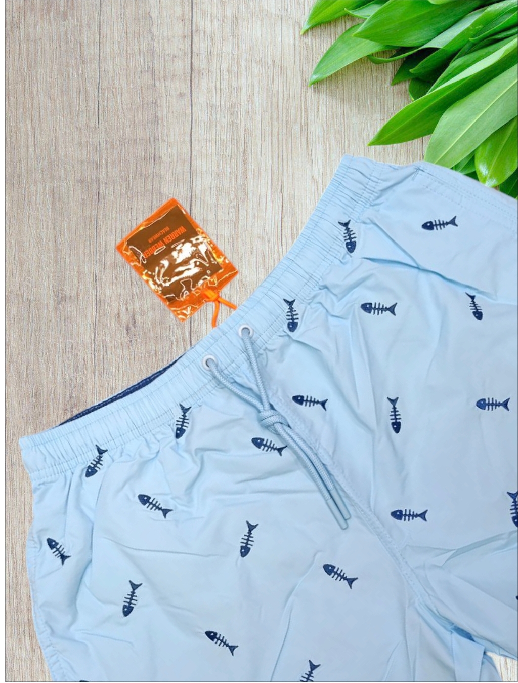 Costume uomo a pantaloncino modello “lisca di pesce” in colore celeste - immagine 3