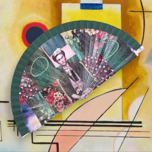 Ventaglio d’ autore raffigurante il quadro “Autoritratto ” di Frida Khalo