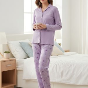 Pigiama Donna marca Oronero in 100% Caldo Cotone con Bottoni – Comfort e Praticità in colore lilla con stampa floreale