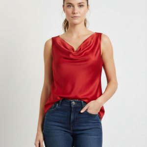 Canotta in morbido Raso con Scollo ad anello in colore Rosso– Eleganza e Lucentezza Made in Italy