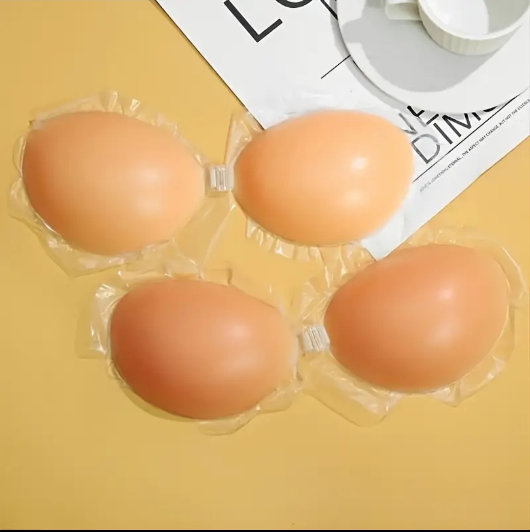 Coppe Adesive in Silicone: Sostegno Invisibile per Schiena e spalle Scoperte - immagine 6