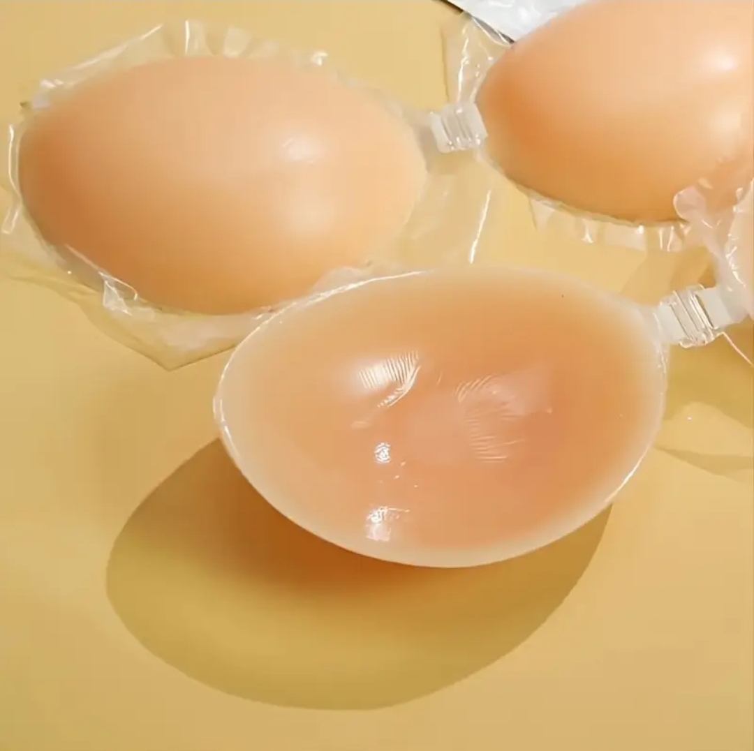 Coppe Adesive in Silicone: Sostegno Invisibile per Schiena e spalle Scoperte - immagine 8