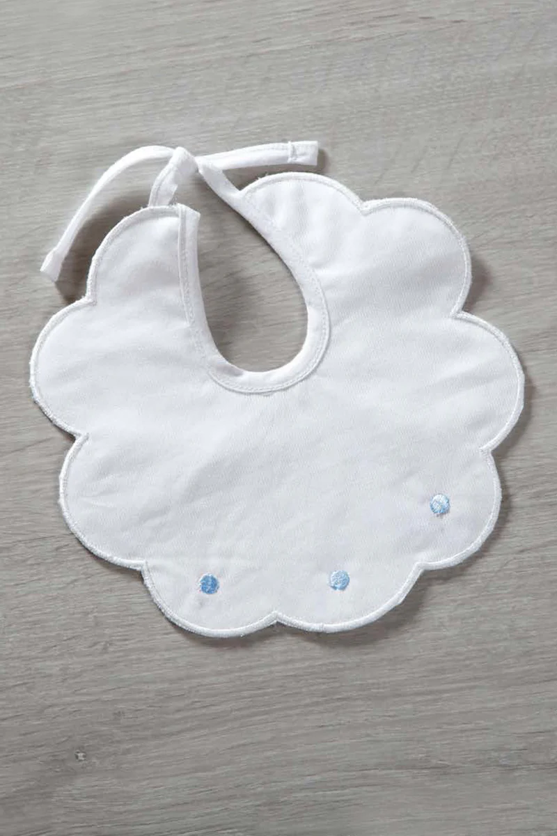 Bavetta neonato in cotone batista in piquet a navetta con ricamo pois - immagine 3