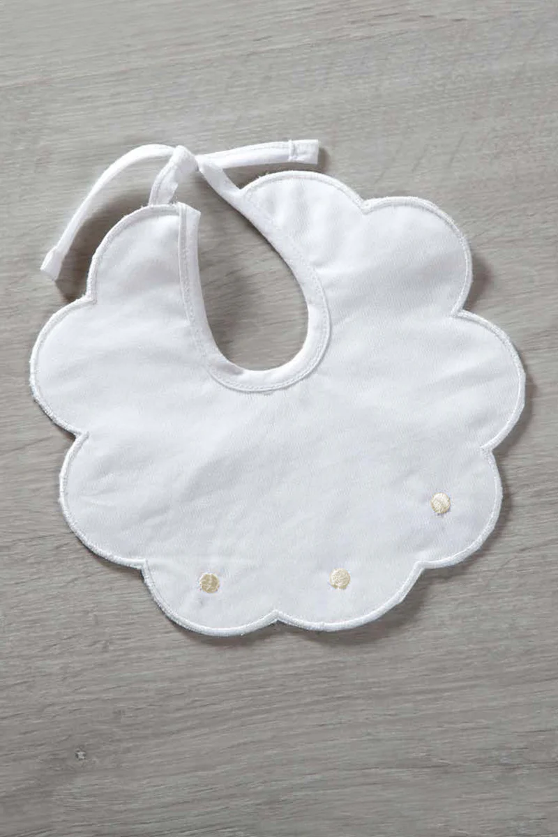 Bavetta neonato in cotone batista in piquet a navetta con ricamo pois - immagine 4