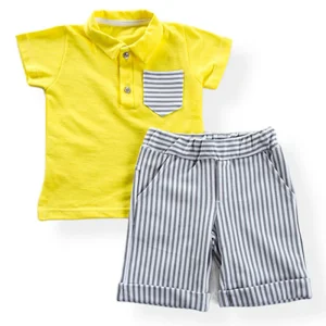 Completo 2 pz: polo in cotone con taschino rigato + Bermuda in cotone rigato con tasche e risvolti