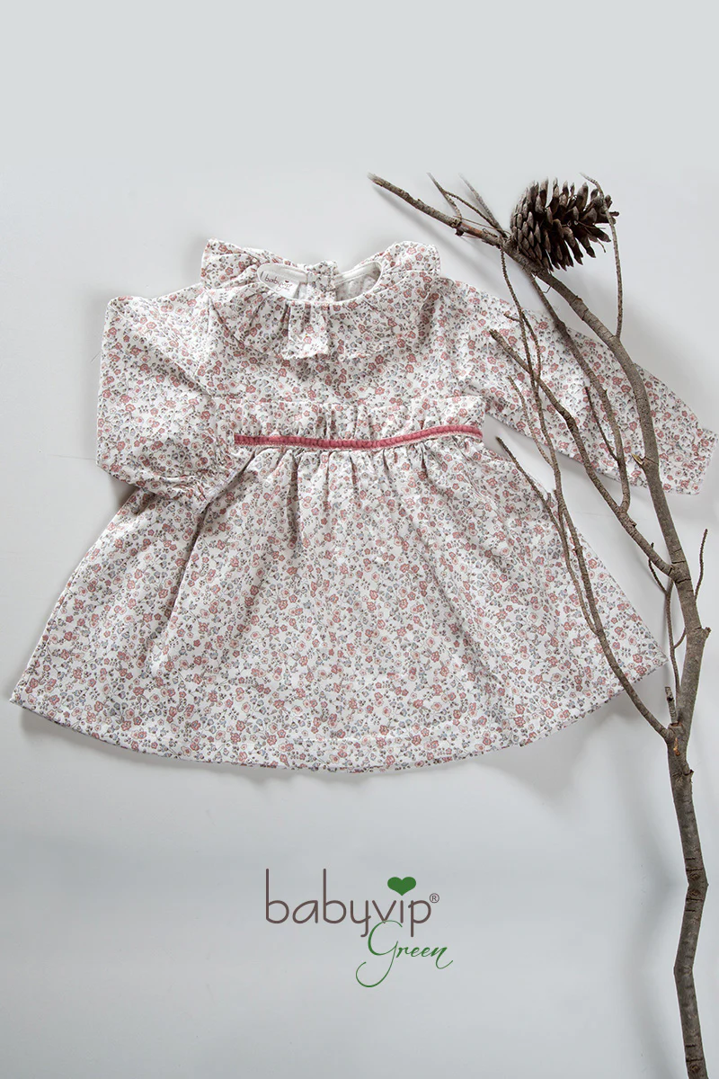 Vestitino in cotone organico fantasia floreale con balza allo scollo, maniche a sbuffo, taglio con rouches e nastrino in velluto in contrasto - immagine 3