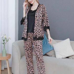 Pigiama donna in raso tre pezzi fantasia leopardato