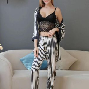 Pigiama donna in raso tre pezzi con canotta corta in pizzo