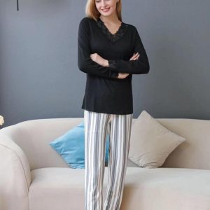 Pigiama donna in viscosa scollo v con inserti in pizzo