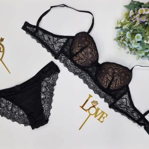Completino intimo Love and Bra in pizzo a balconcino in coppa B e con slip brasiliana