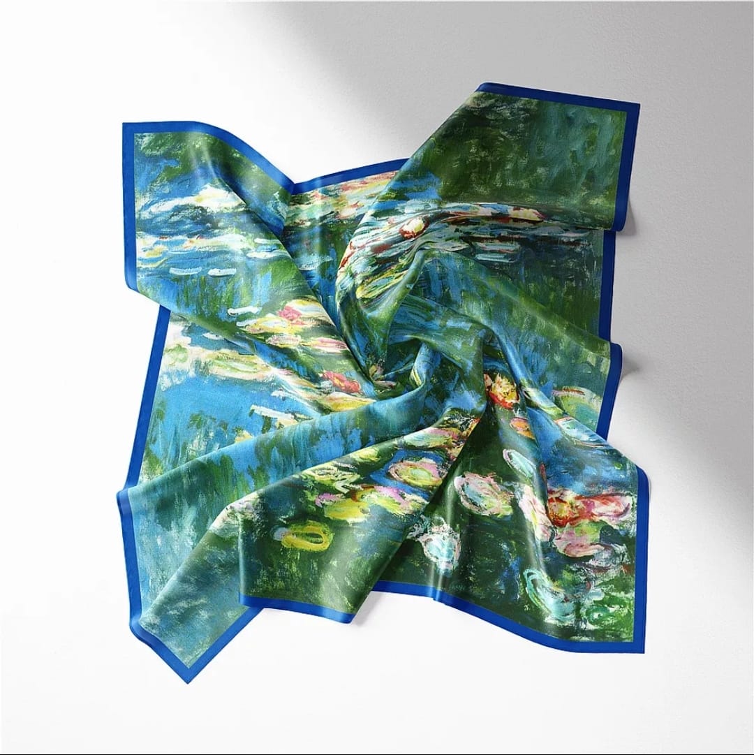 Foulard quadrato d’ autore raffigurante il quadro “I FIORI NELL’ ACQUA” di Monet - immagine 3