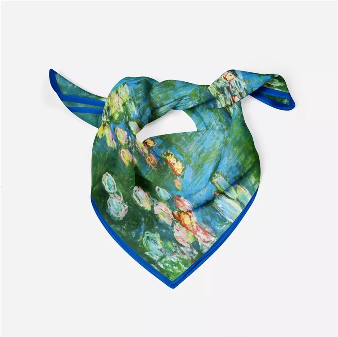 Foulard quadrato d’ autore raffigurante il quadro “I FIORI NELL’ ACQUA” di Monet - immagine 4