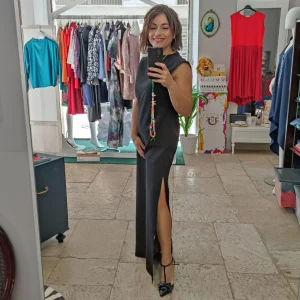 Abito lungo stile giapponese con spacchi laterali