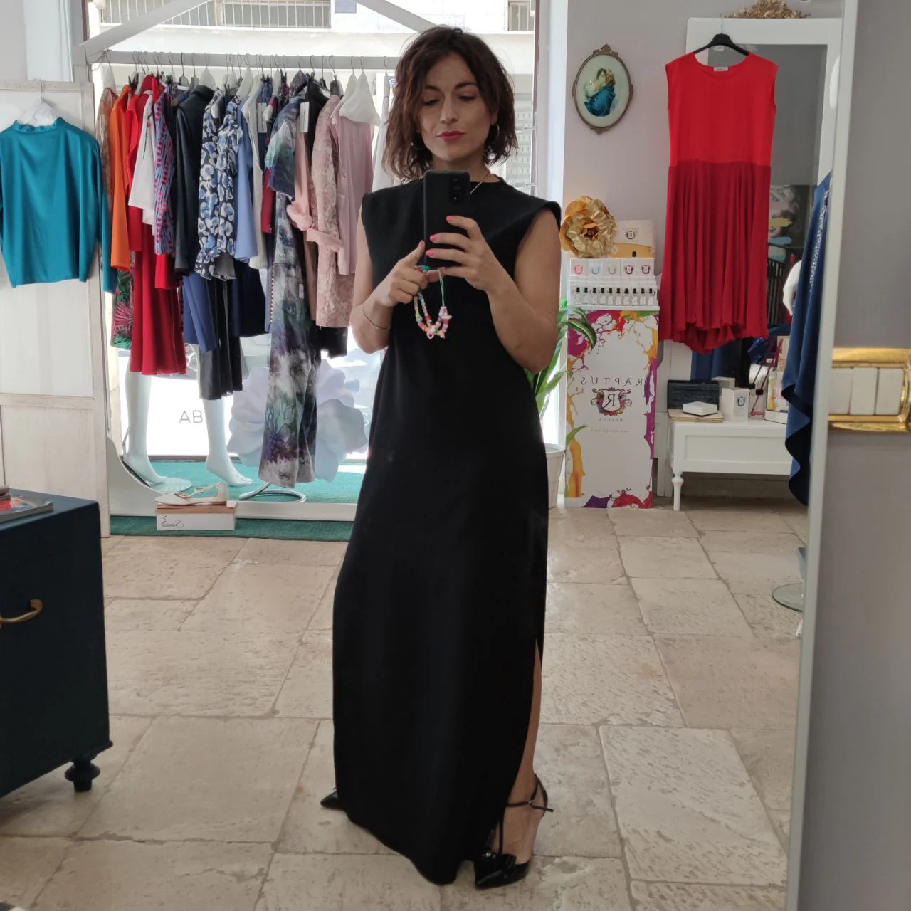 Abito lungo stile giapponese con spacchi laterali - immagine 3