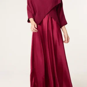 Abito – “Vienna in notturna” – elegante e teatrale, perfetto per un look da sera con profondità visiva – colore bordeaux